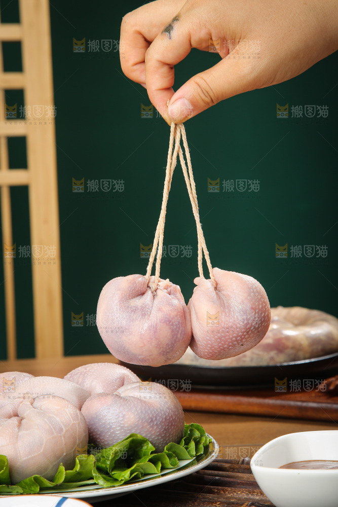 木底上的肚包肉