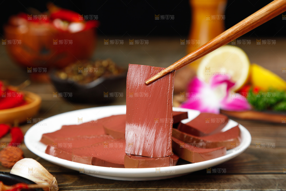 深底上的鸭血