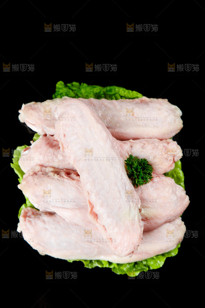 深底上的鸭翅中