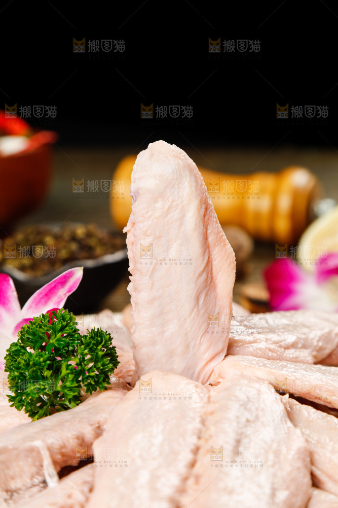 深底上的鸭翅中