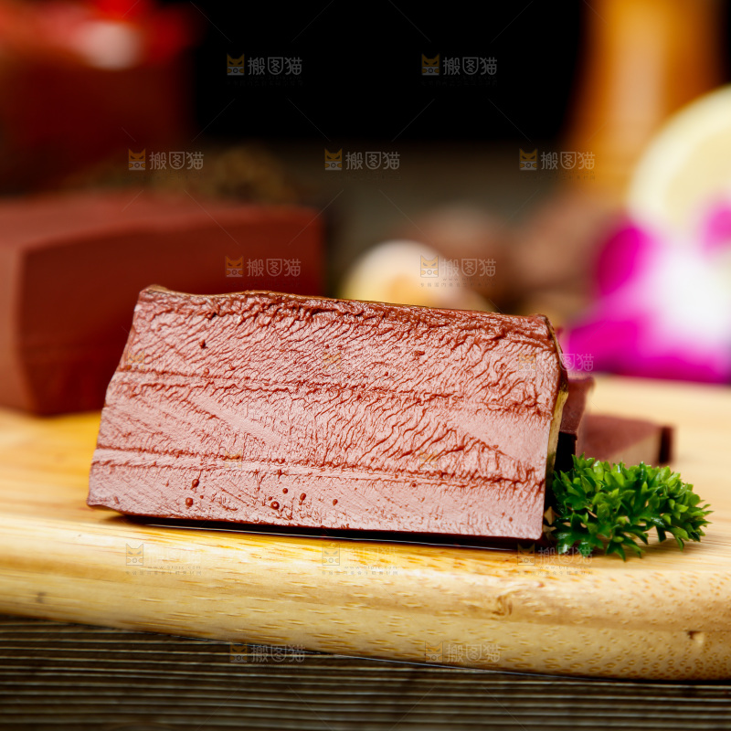 深底上的鸭血