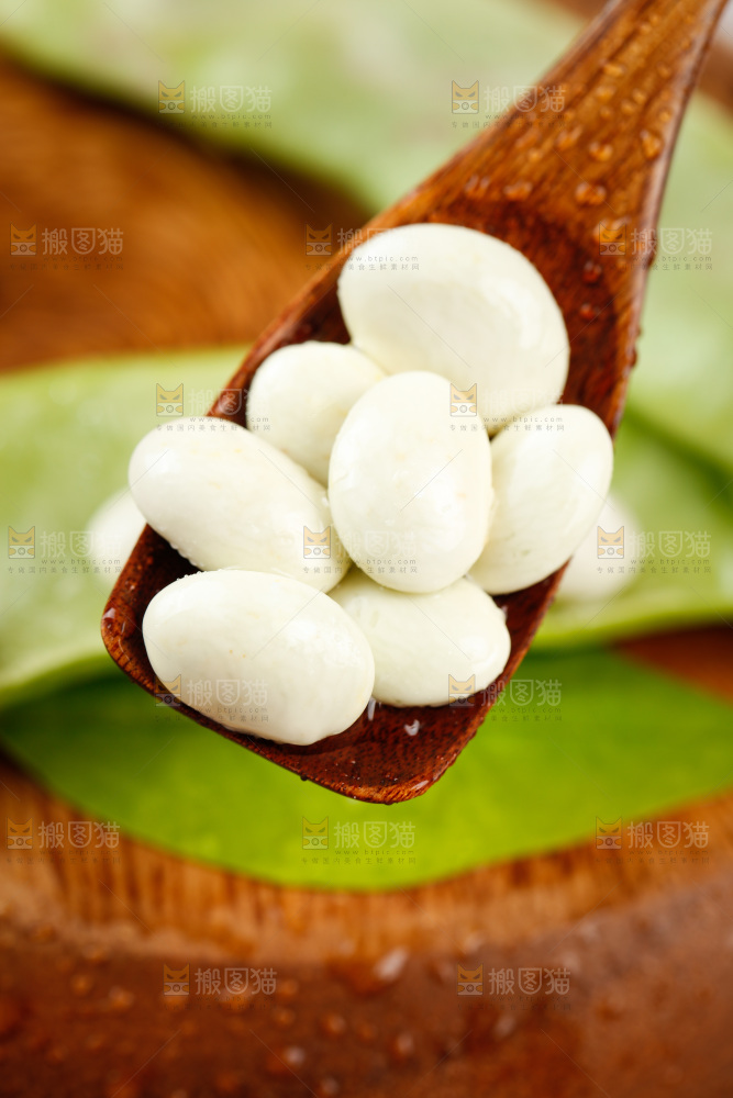 木底上的油豆角