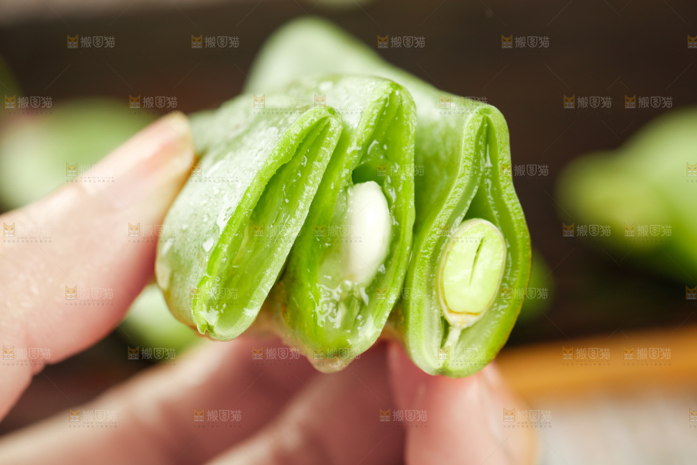 木底上的油豆角