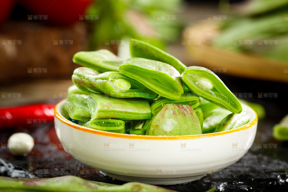 深底上的油豆角