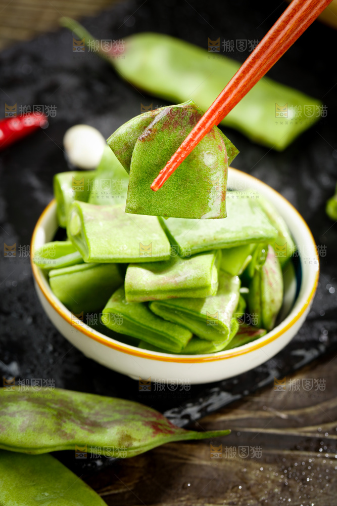 深底上的油豆角
