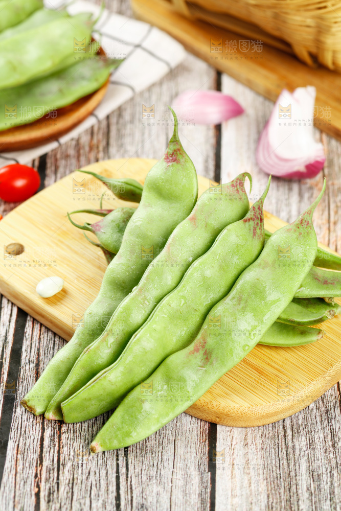 木底上的油豆角