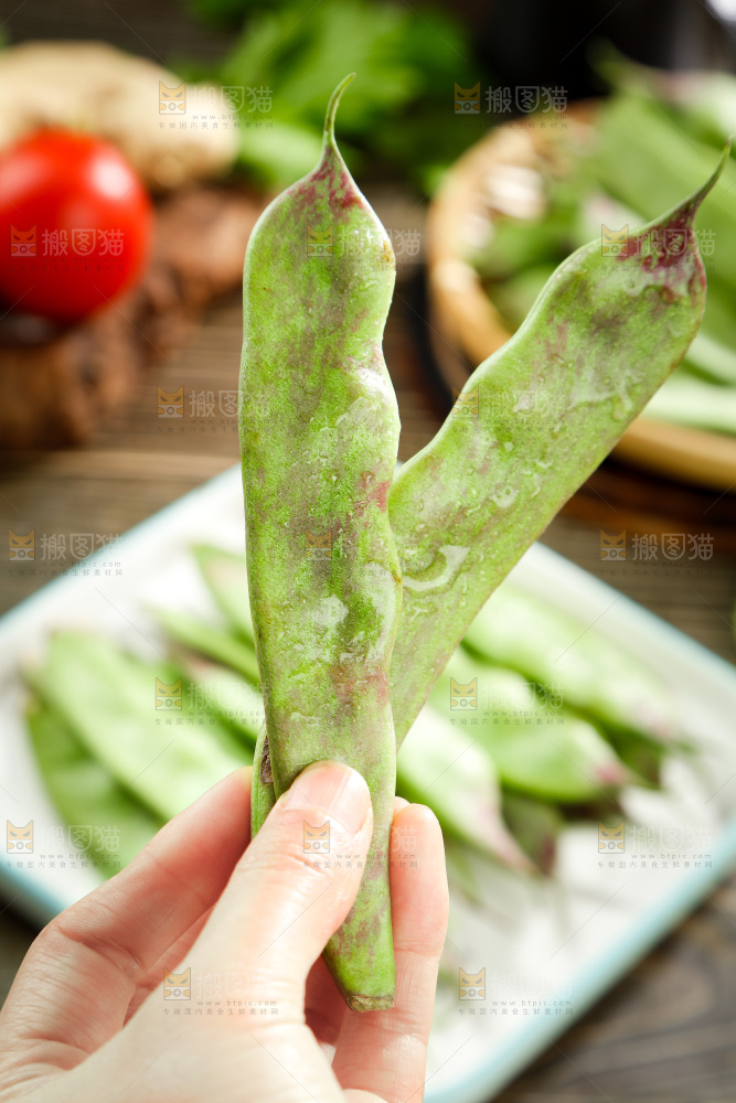 深底上的油豆角