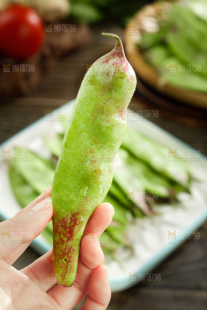 深底上的油豆角