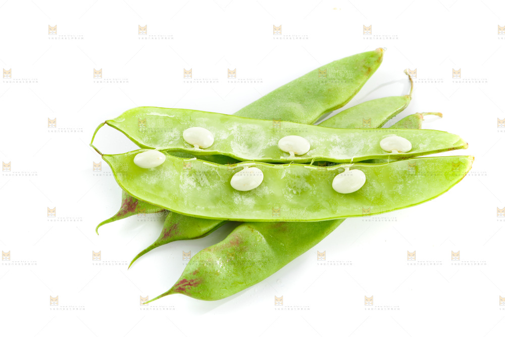 白底上的一点红油豆角