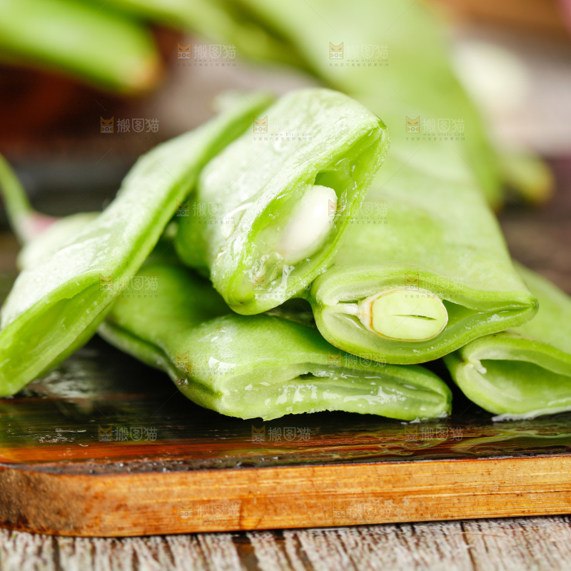 木底上的油豆角