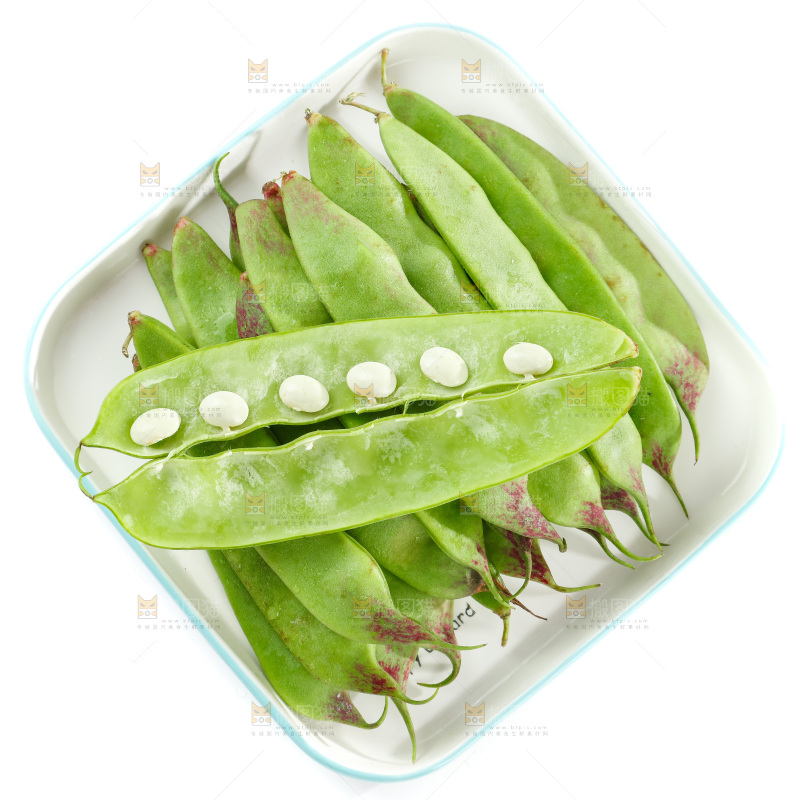 白底上的一点红油豆角