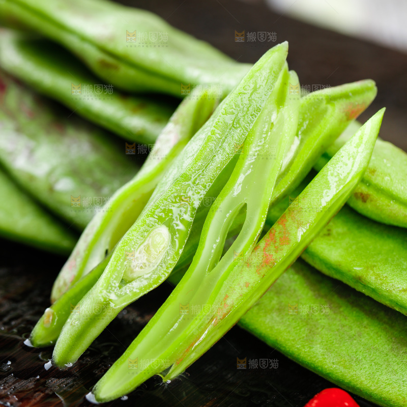 深底上的油豆角