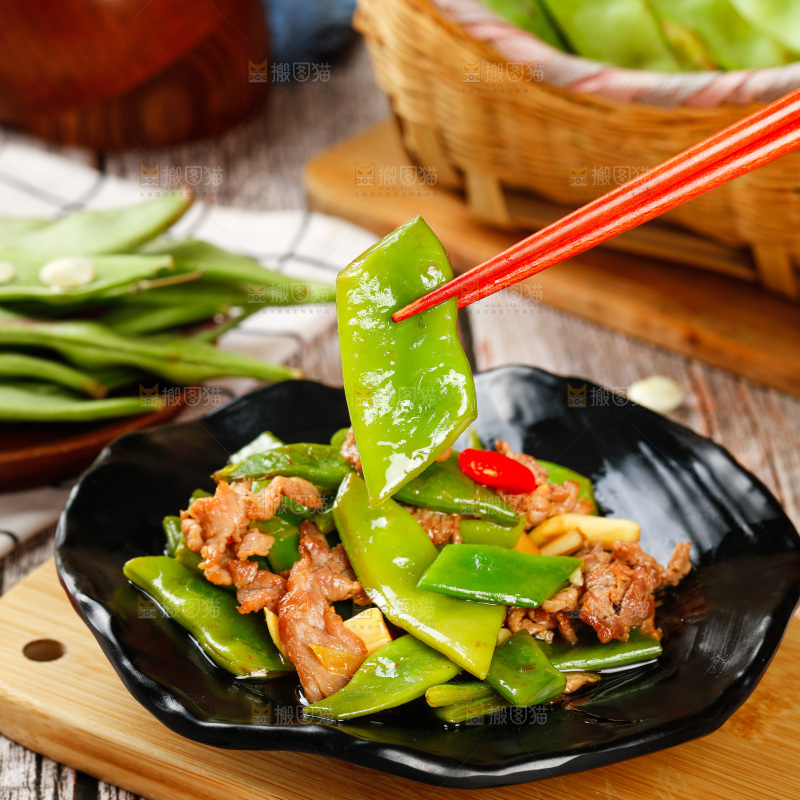 木底上的炒油豆角