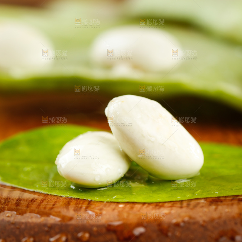 木底上的油豆角