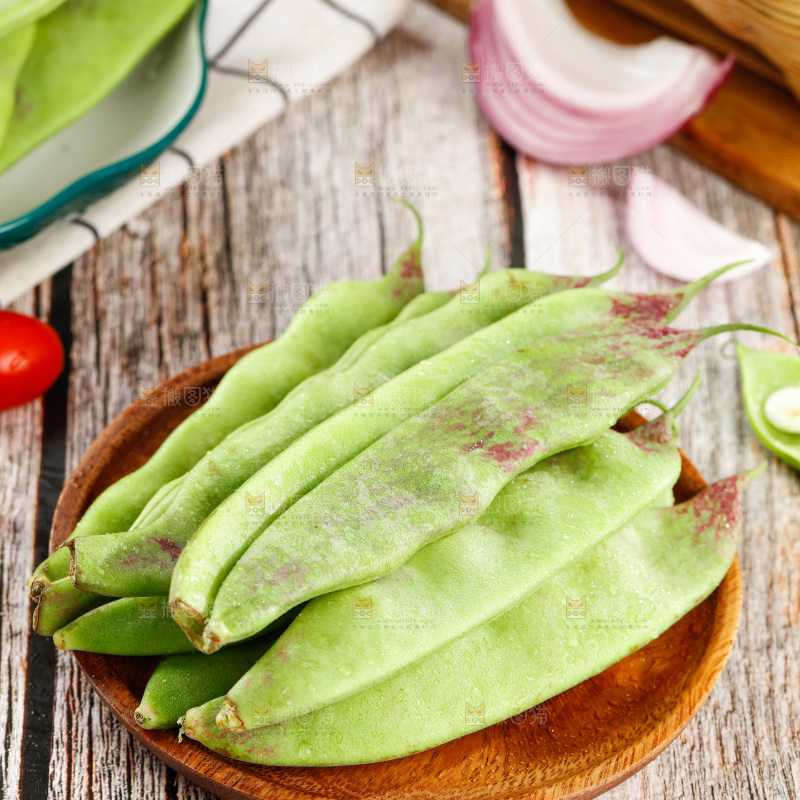 木底上的油豆角