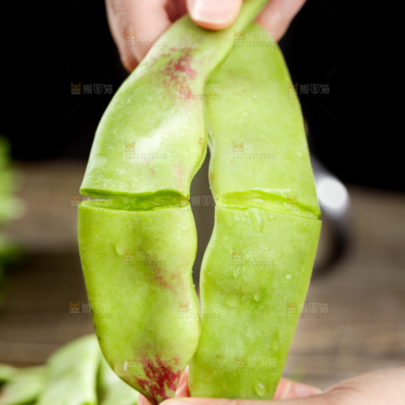 深底上的油豆角