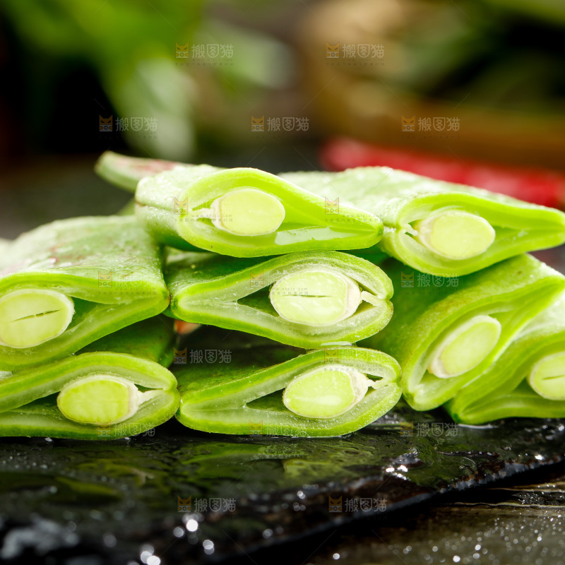 深底上的油豆角