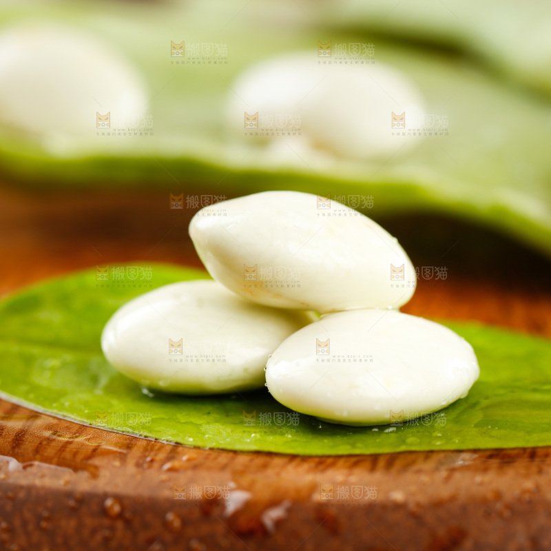 木底上的油豆角