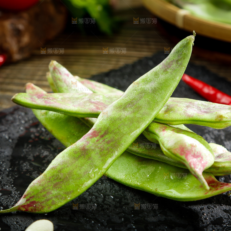 深底上的油豆角