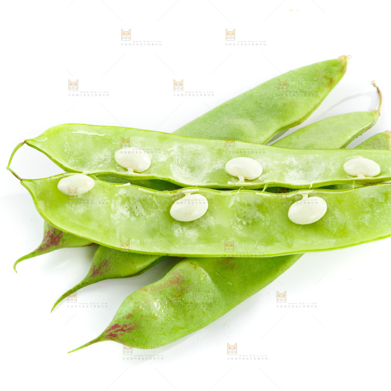 白底上的一点红油豆角