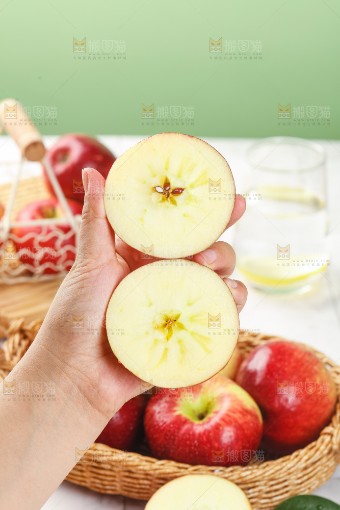 浅底上的红露苹果