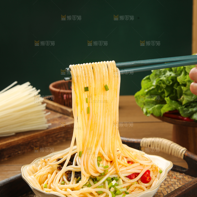 碗里的拌米粉