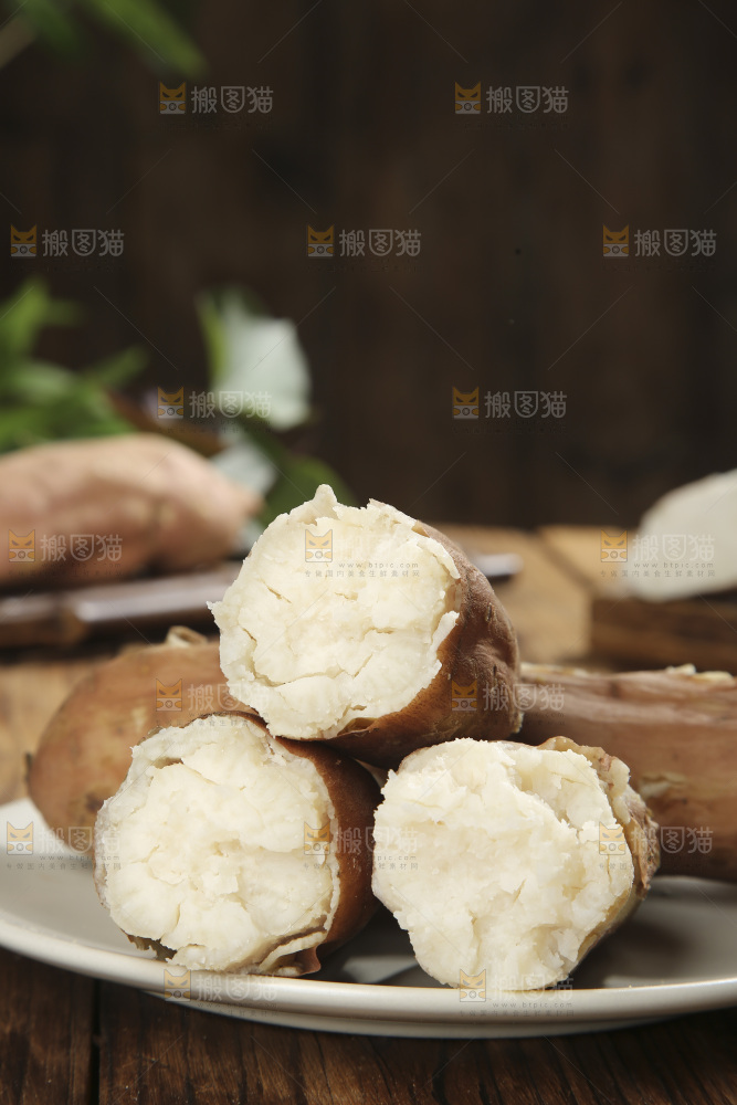 木底上的哈密红薯