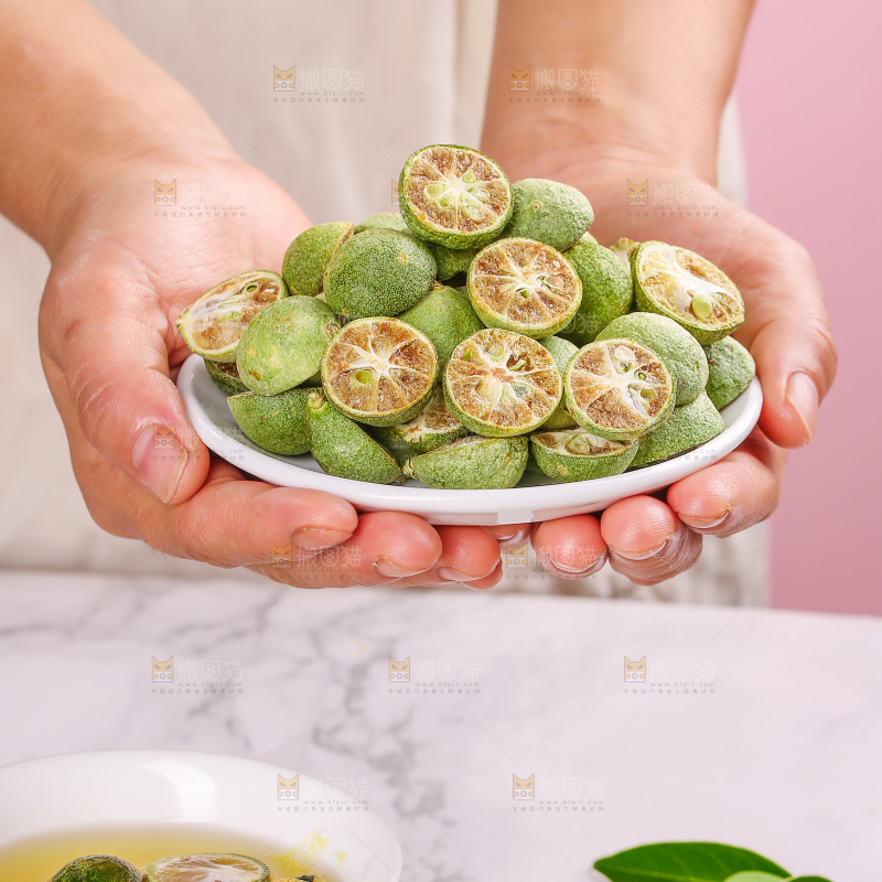 浅底上的冻干小青桔