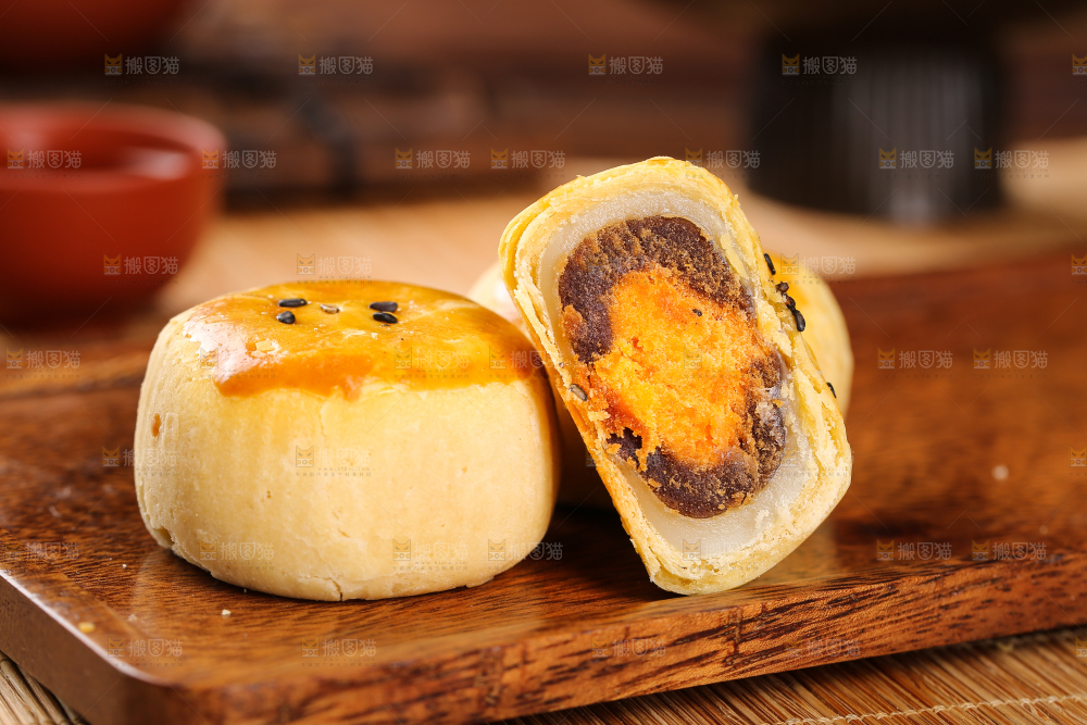 深底上的蛋黄酥