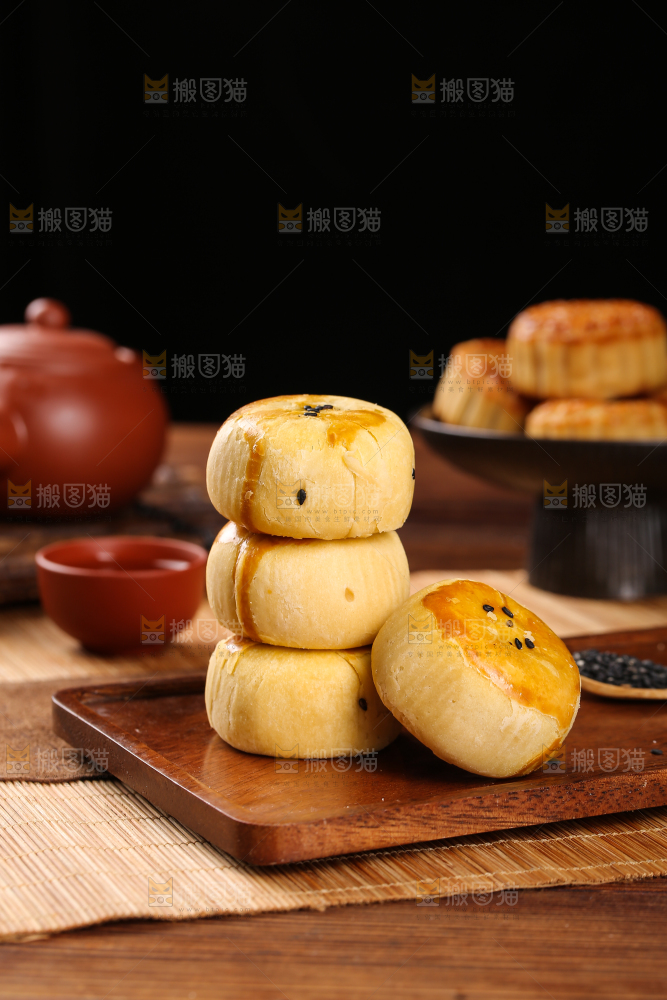深底上的蛋黄酥