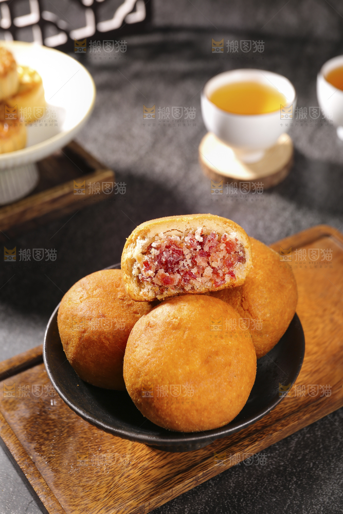 深底上的云腿月饼
