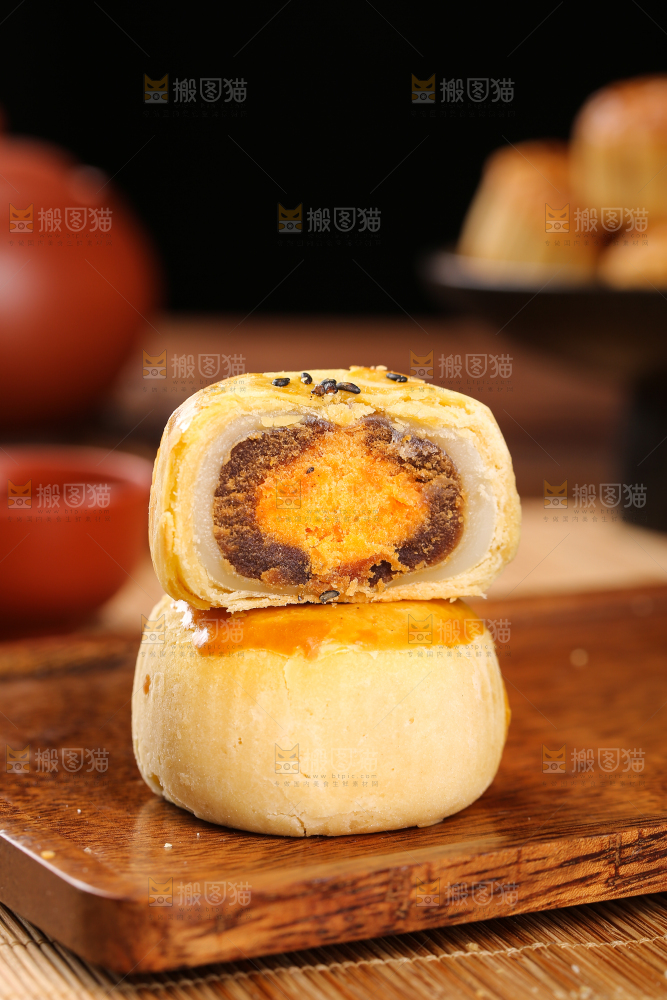 深底上的蛋黄酥