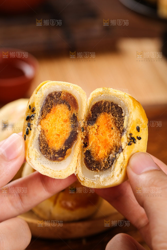 深底上的蛋黄酥