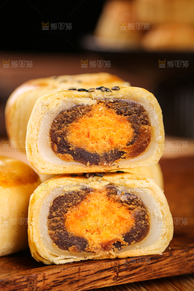 深底上的蛋黄酥