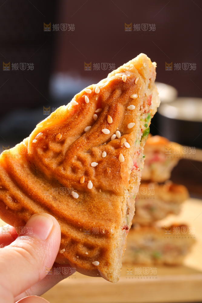 深底上的五仁大月饼