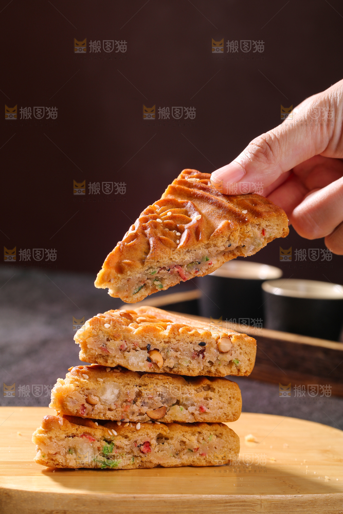 深底上的五仁大月饼