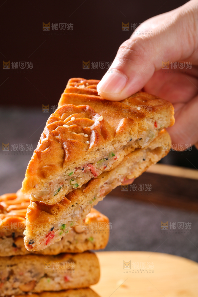 深底上的五仁大月饼