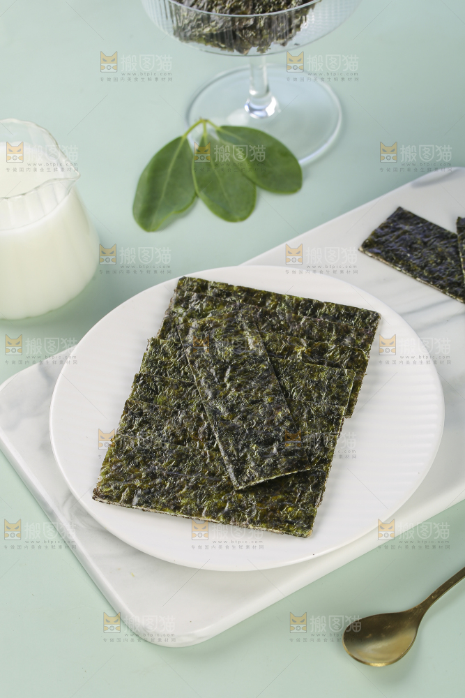 浅底上的夹心海苔