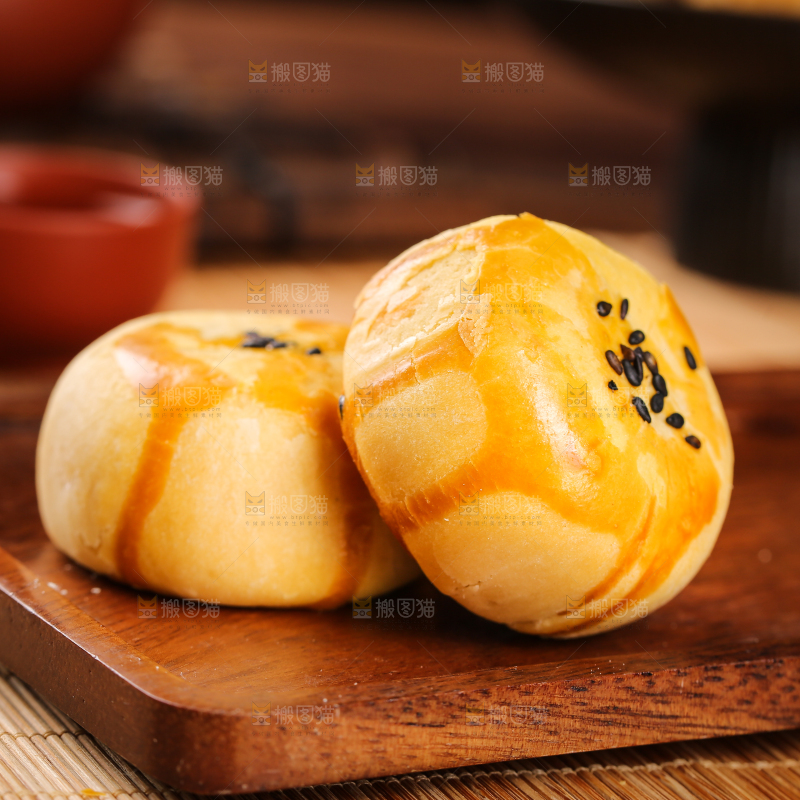 深底上的蛋黄酥