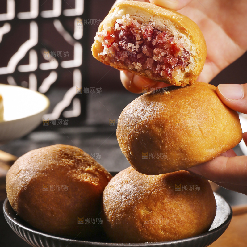 深底上的云腿月饼