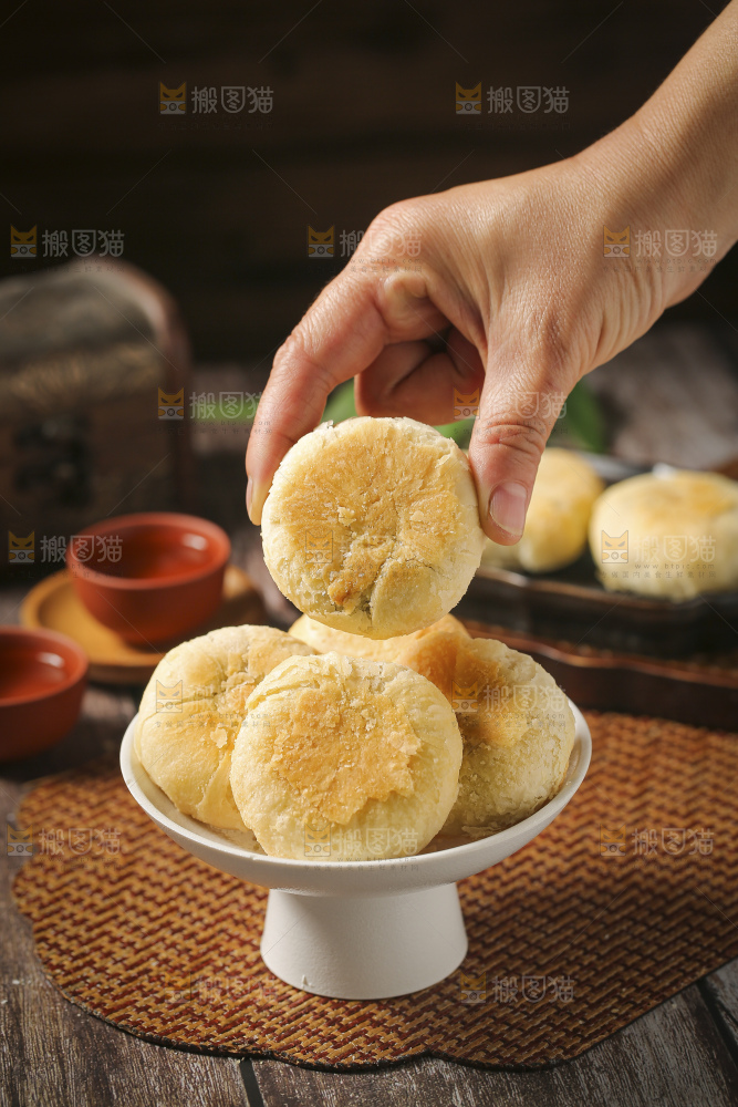 深底上的苏式月饼