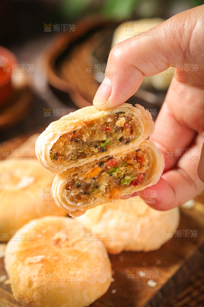 深底上的苏式月饼