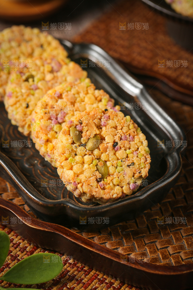 深底上的杂粮饼
