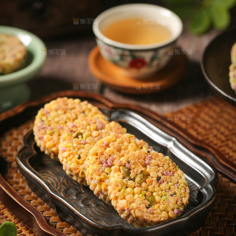 深底上的杂粮饼