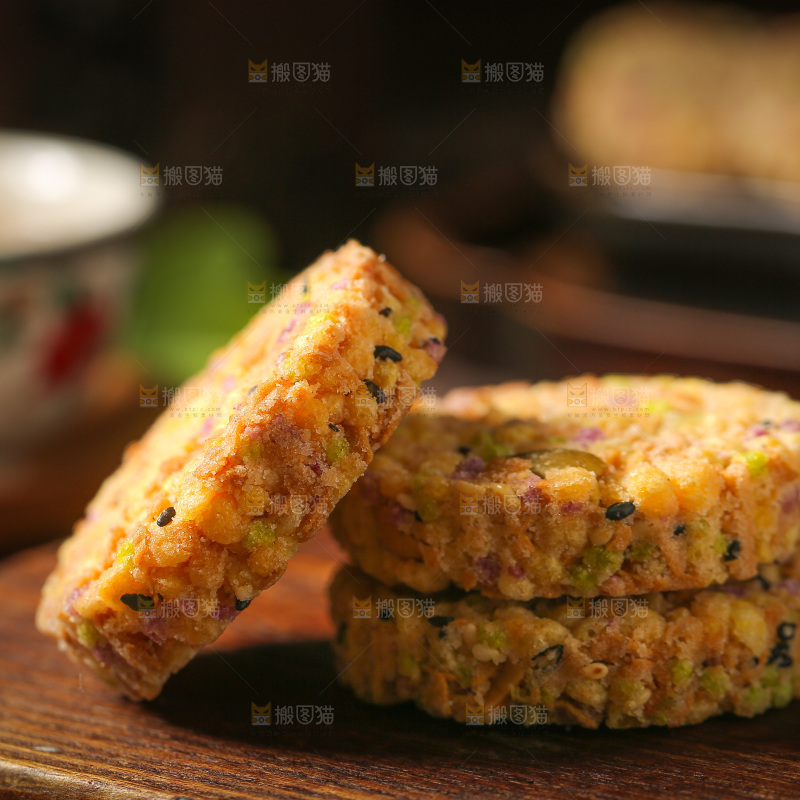 深底上的杂粮饼