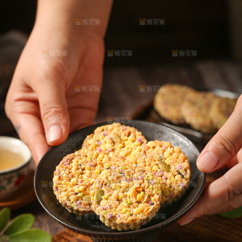 深底上的杂粮饼