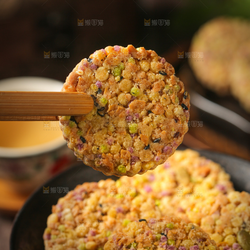 深底上的杂粮饼