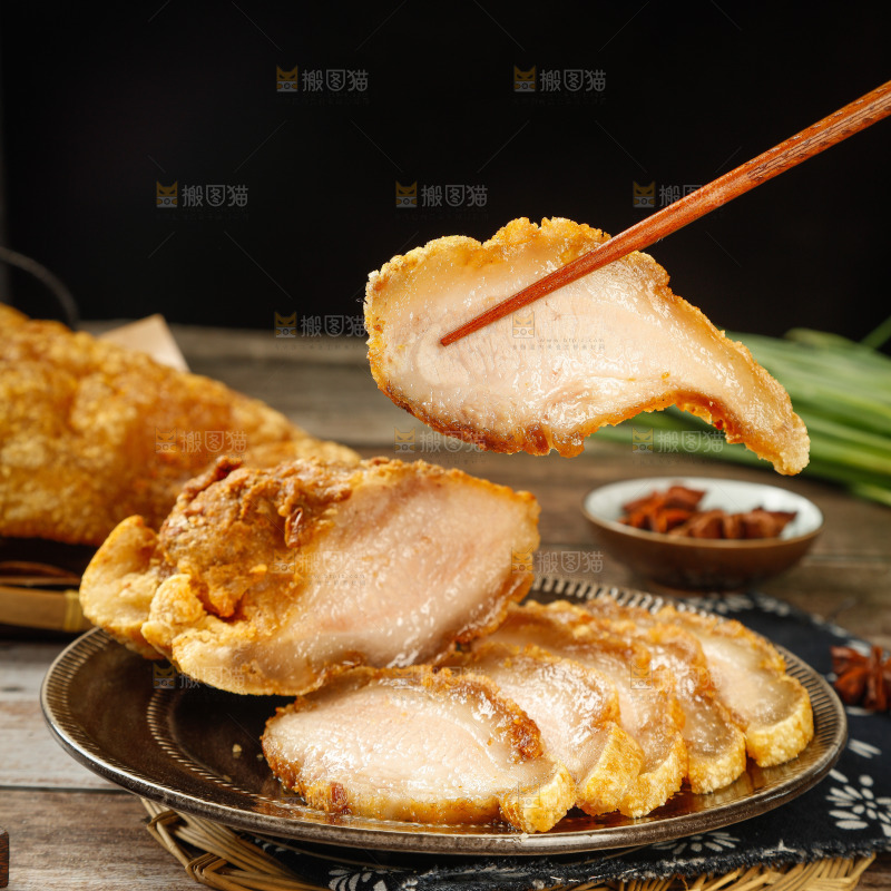 木底上的锅烧肉