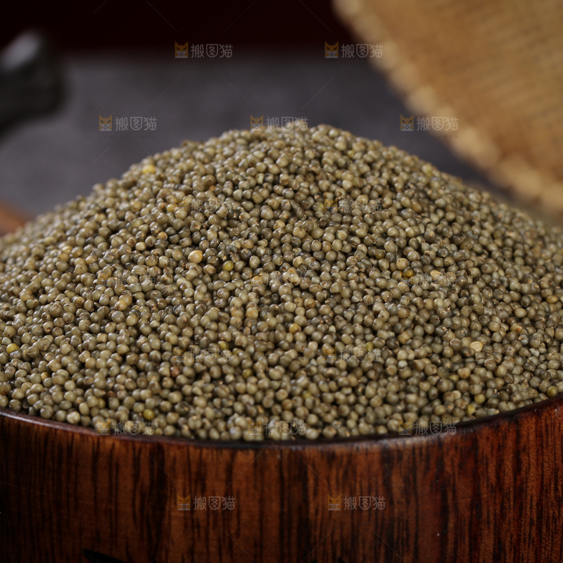 深底上的黑小米