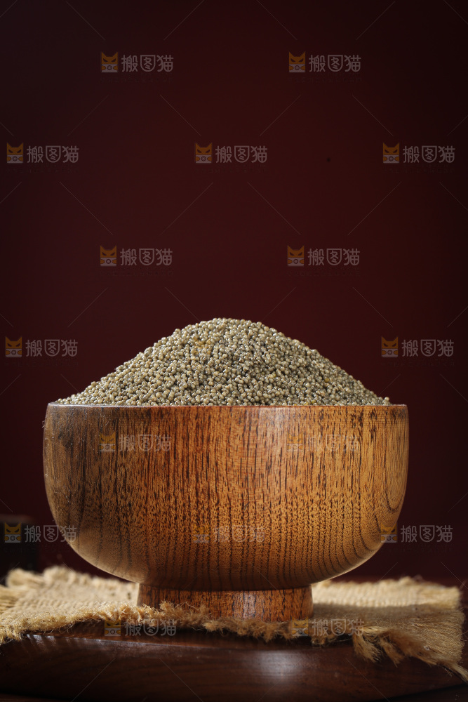 深底上的黑小米